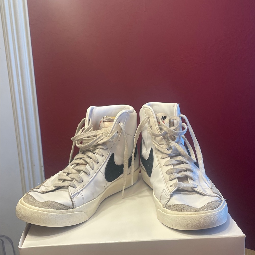 Nike Men’s Blazer Mid ‘77 Vintage Shoes